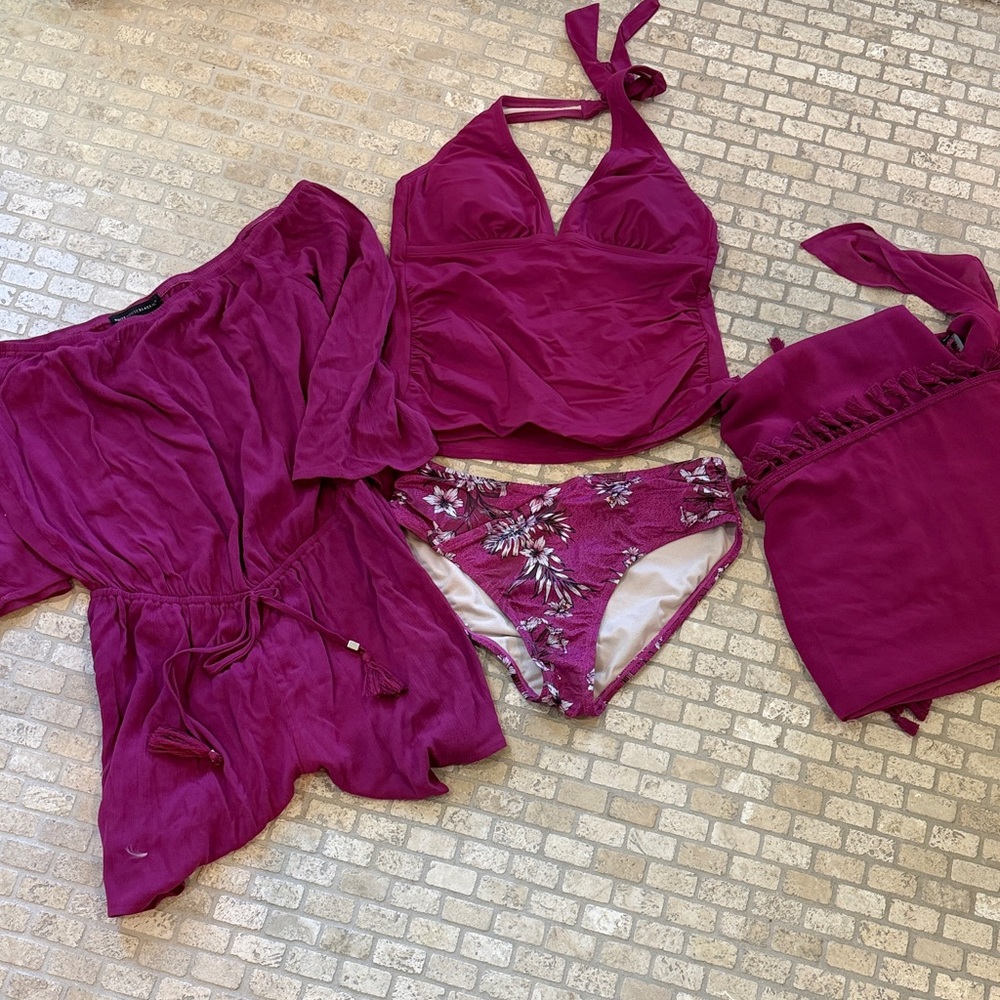 White House Black Market Fuchsia Garment